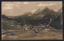 AK Arosa, Ortsansicht mit Berglandschaft