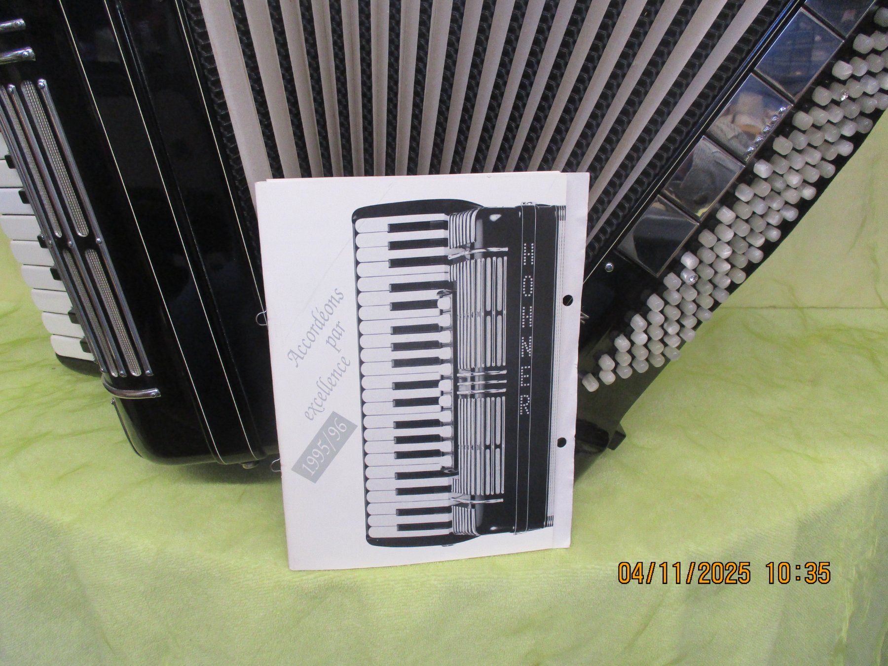 Hohner Strumenti musicali: Akkordeon Hohner Morino IV N – Usato da Jegenstorf venduto da Oktavio 6