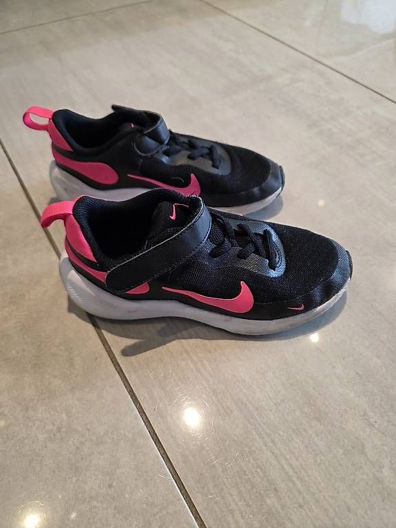 Schuhe für Mädchen: Scarpe bambina sportive  – Gebraucht aus Davesco-Soragno von gia_l9fy