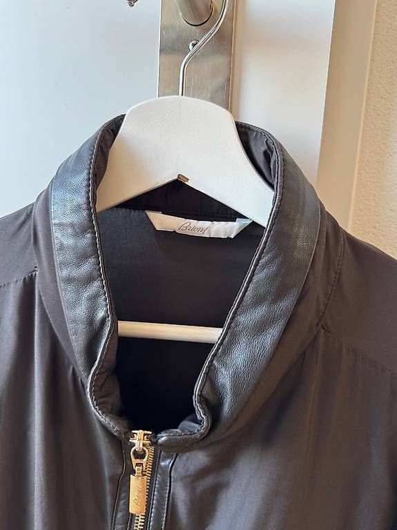 Brioni Giacche: Brioni Luxury Jacket Leather Trim - Size XL – Nuovo (secondo la descrizione) da Schübelbach venduto da Rahnmont 1