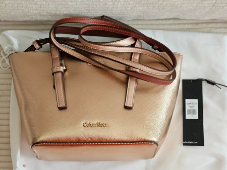 Sac à main Calvin Klein rose doré, état neuf