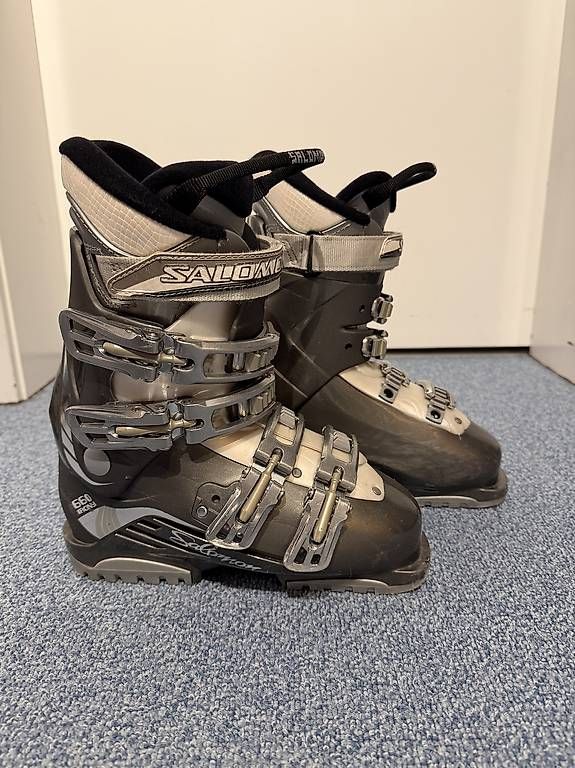 Scarpe da uomo: Skischuhe Gr. 35 / 23.5 – Usato da Niederglatt SG venduto da Pajazzo6 1