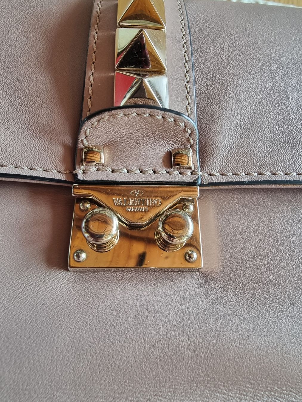 Valentino Borse da donna: Valentino Garavani Rockstud – Usato da Wolfwil venduto da chipsyyy 2
