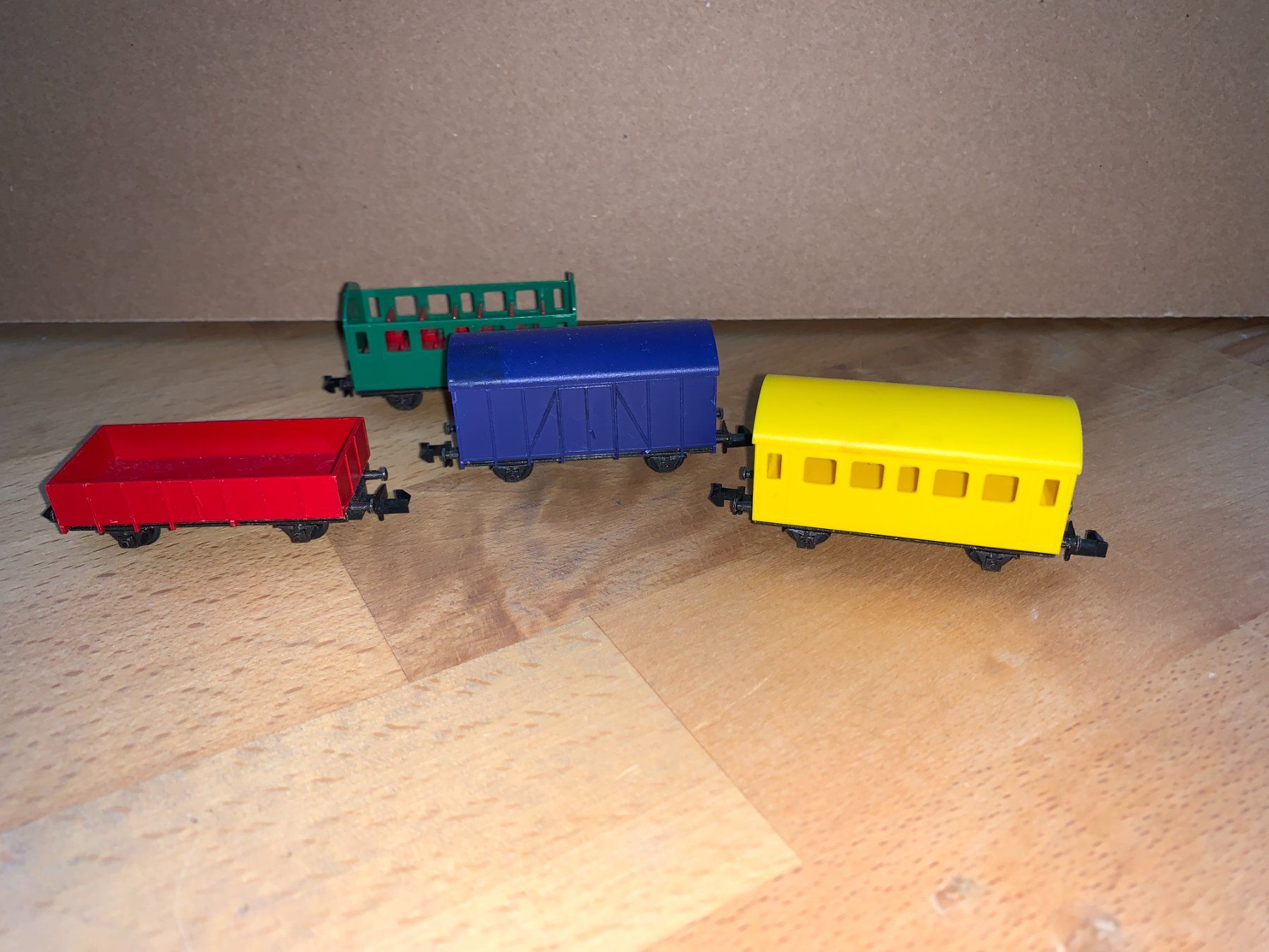 Trix Modelleisenbahnen: Minitrix Dampflok mit Wagen unbekannt – Gebraucht aus Belp von capowiga 1