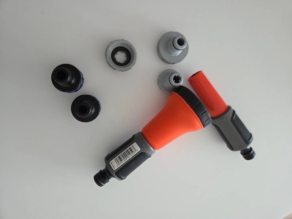Gardena Laufwerke & Adapter: Gardena Brausen- und Adapter-Set – Gebraucht aus Ennetbürgen von Riwemogmbh