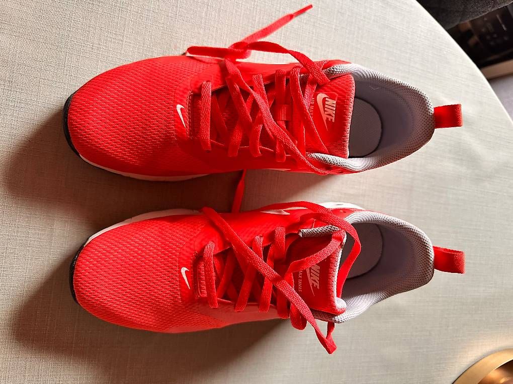 Scarpe da donna: Nike Air Schuh Damen Grösse 38.5  – Usato da Laax GR venduto da InKrisEnd23 2