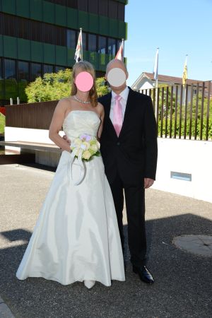 Hochzeitskleid Magic Bride, Grösse 36, Farbe Ivory mit Stola