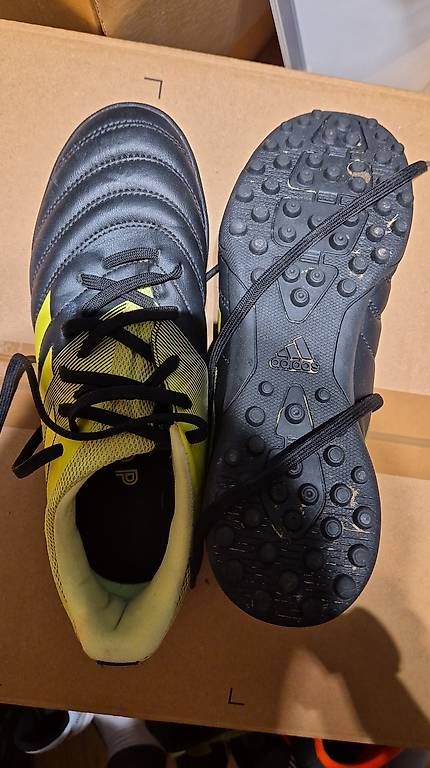 Chaussures hommes: Fussballschuhe – D'occasion à Jona par cri_8k9k