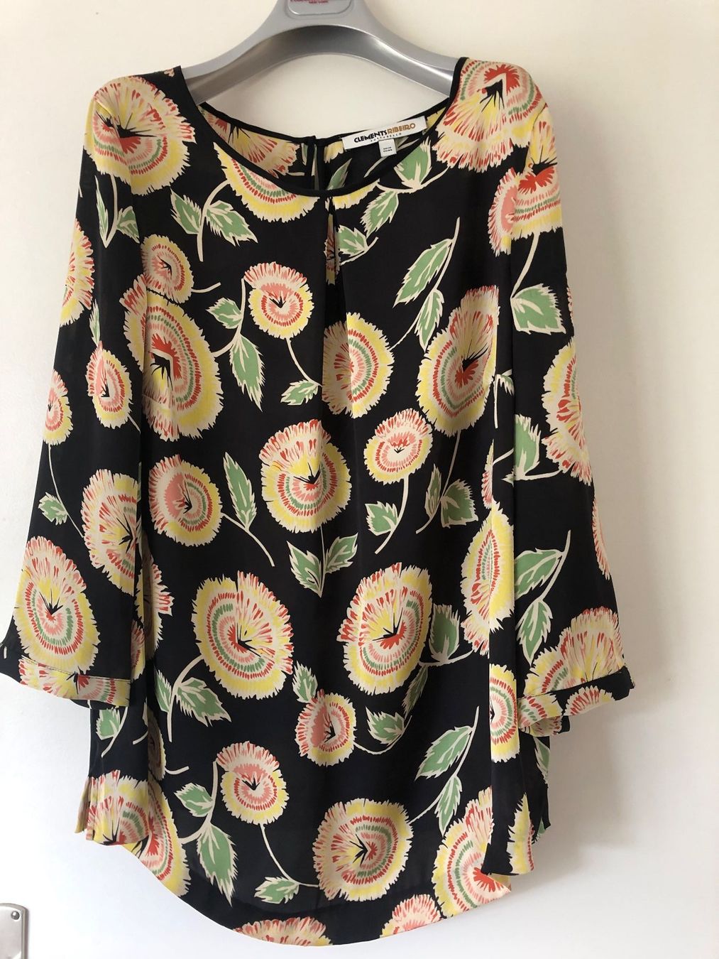 Blusen: Bluse Ribeiro mit Blumendruck – Gebraucht aus Egg b. Zürich von Nyborg_33 1
