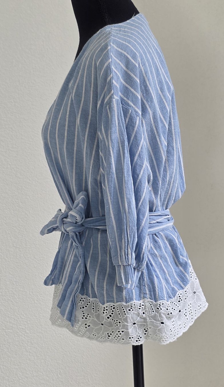 Zara Chemisiers: Zara Bluse gestreift hellblau mit Spitze Grösse S/ M – D'occasion à Rheinsulz par Gilea 2