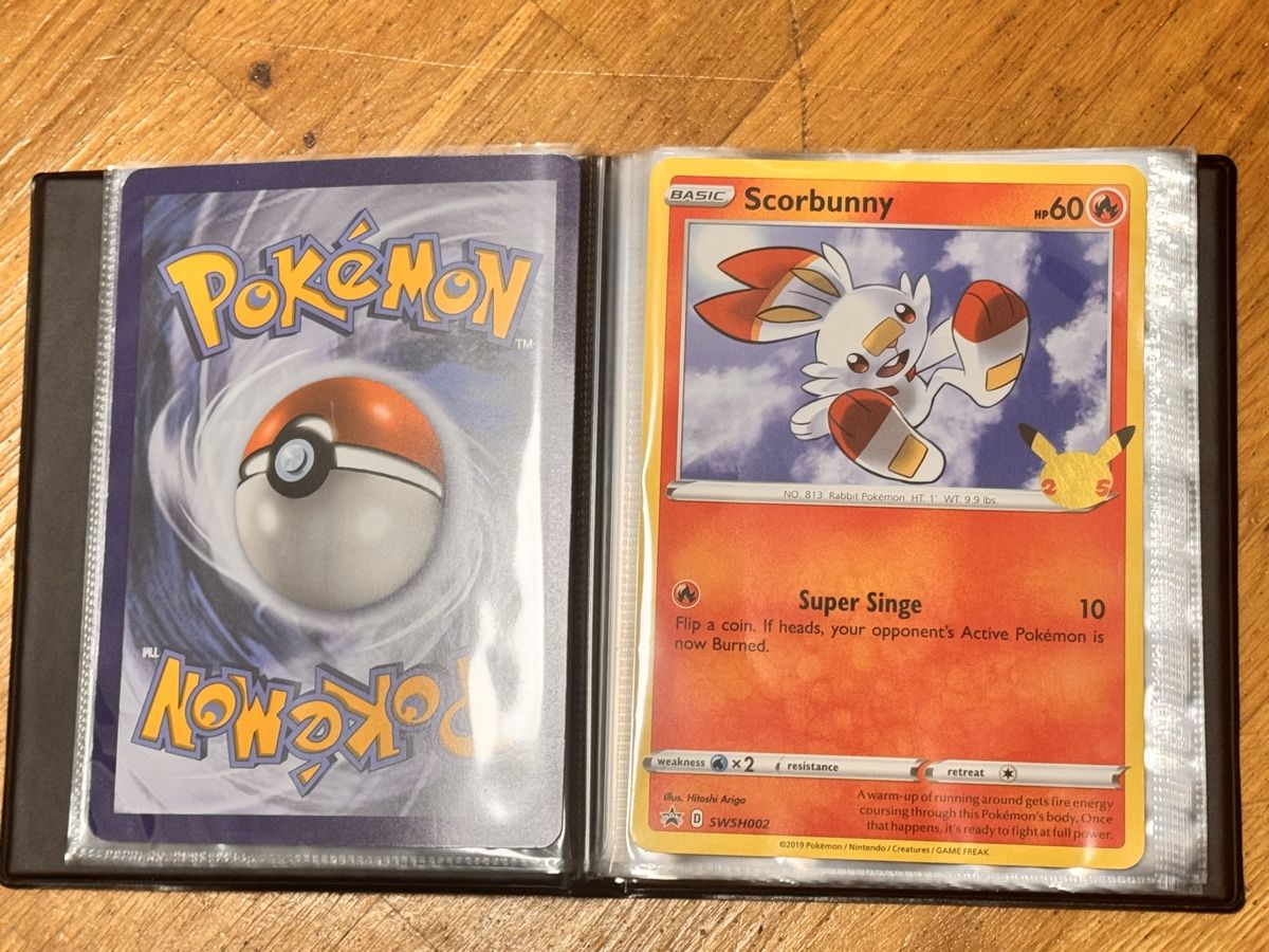 Pokémon Carte collezionabili: Pokemon Binder INKLUSIVE KARTEN!!! – Nuovo (secondo la descrizione) da Volketswil venduto da kev_8cfn 3
