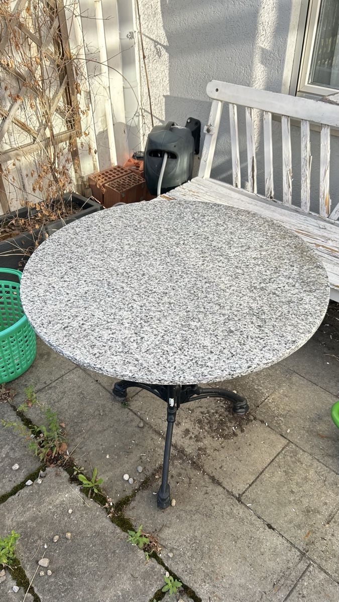 Tavoli: Gartentisch Granit rund gebraucht – Usato da Rütihof venduto da serouni5406