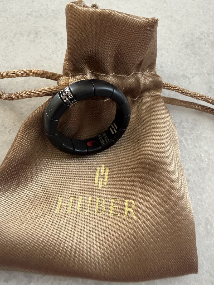 Armbänder & -reifen: Keramik Ring mit Schwarzen Diamanten – Gebraucht aus Pfäffikon ZH von saroxs