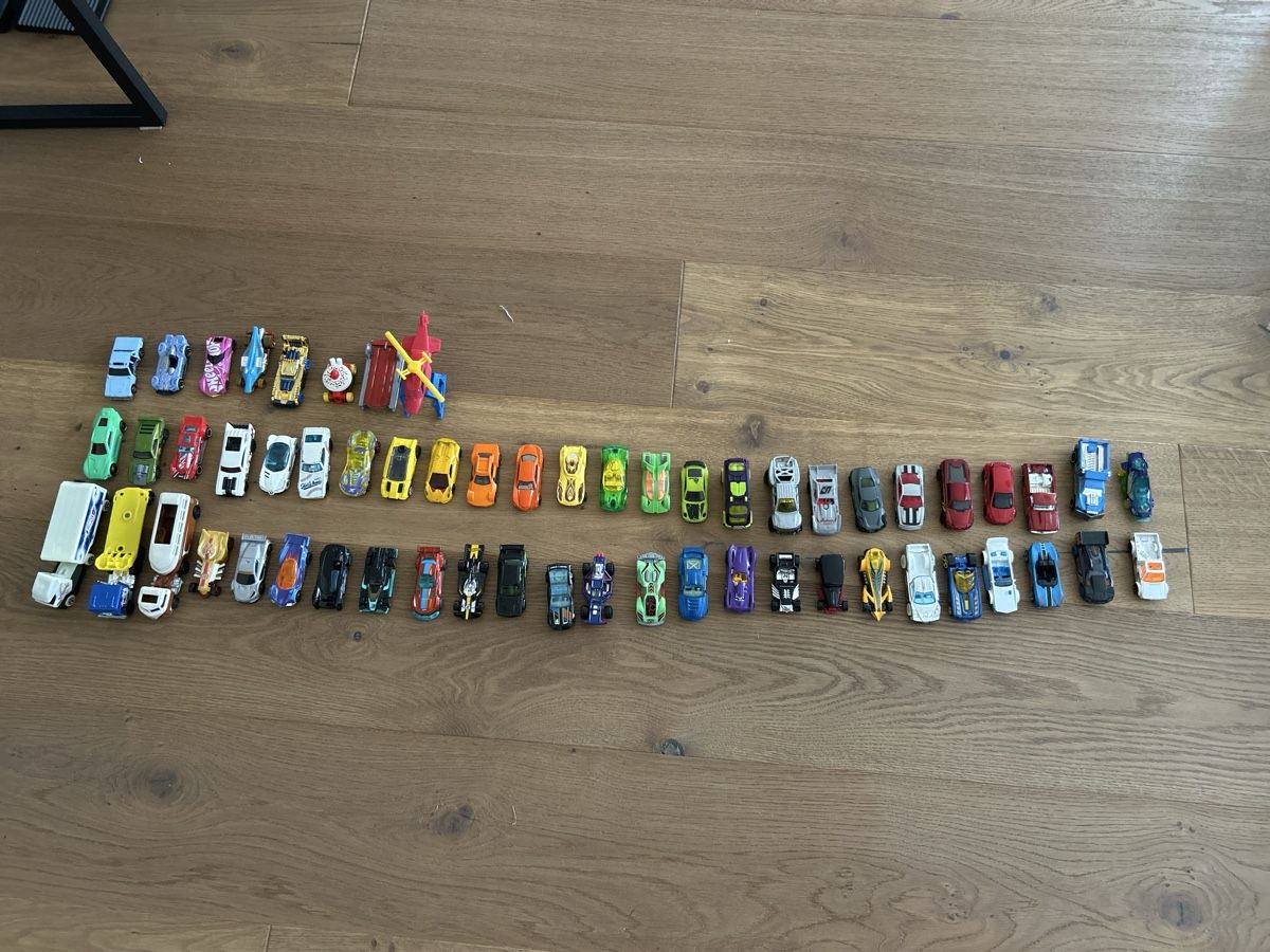 Hot Wheels Giocattoli: Spielzeugautos Hot Wheels 58Stk – Usato da Fischbach- Göslikon venduto da Rommel