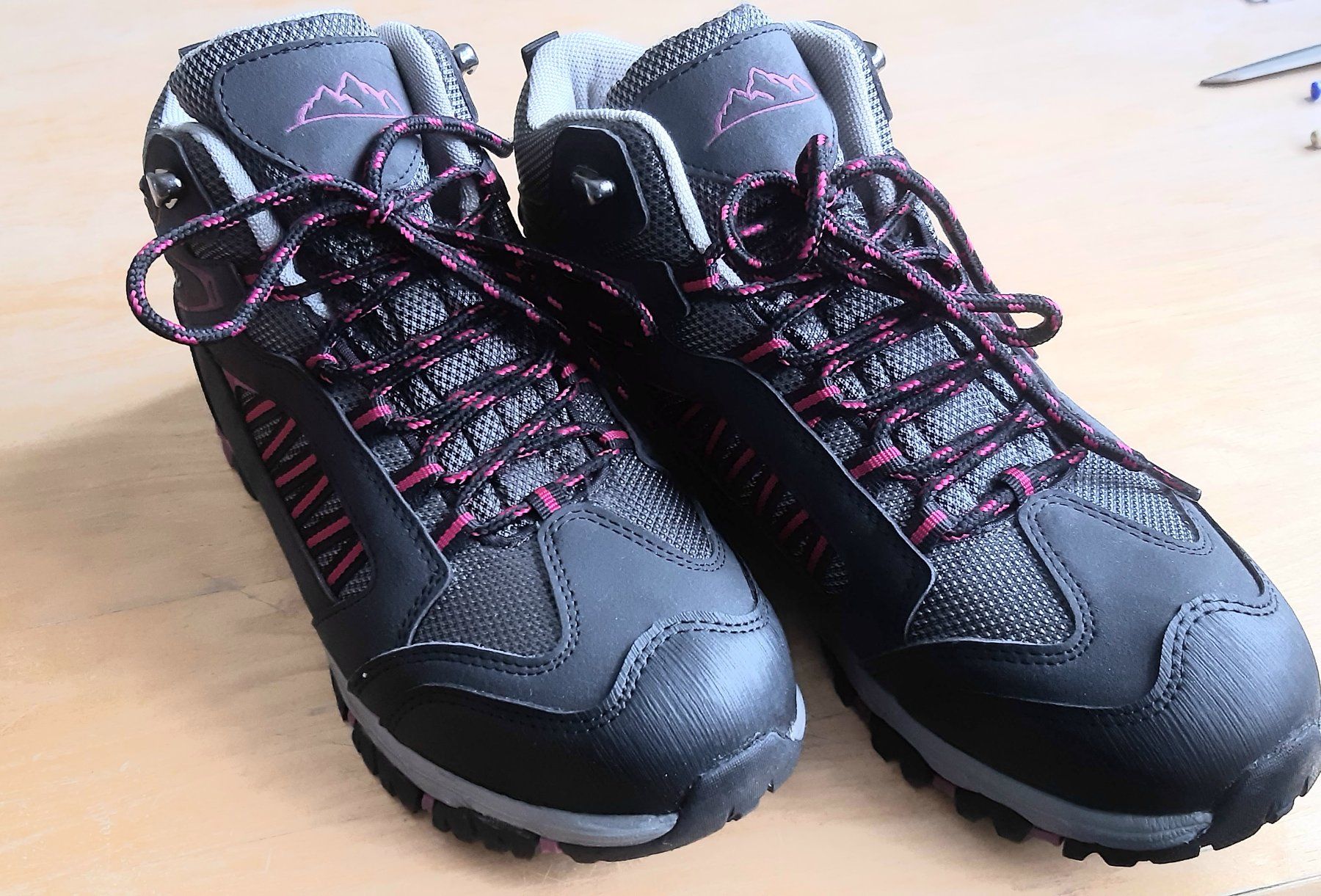 Scarpe da uomo: Schöne neue Wanderschuhe Gr 37 grau – Nuovo (secondo la descrizione) da Arch venduto da Drosselbart 6