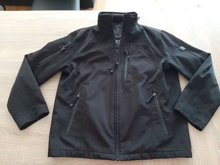 Schwarze Softshelljacke, Grösse M mit Kapuze im Halskragen