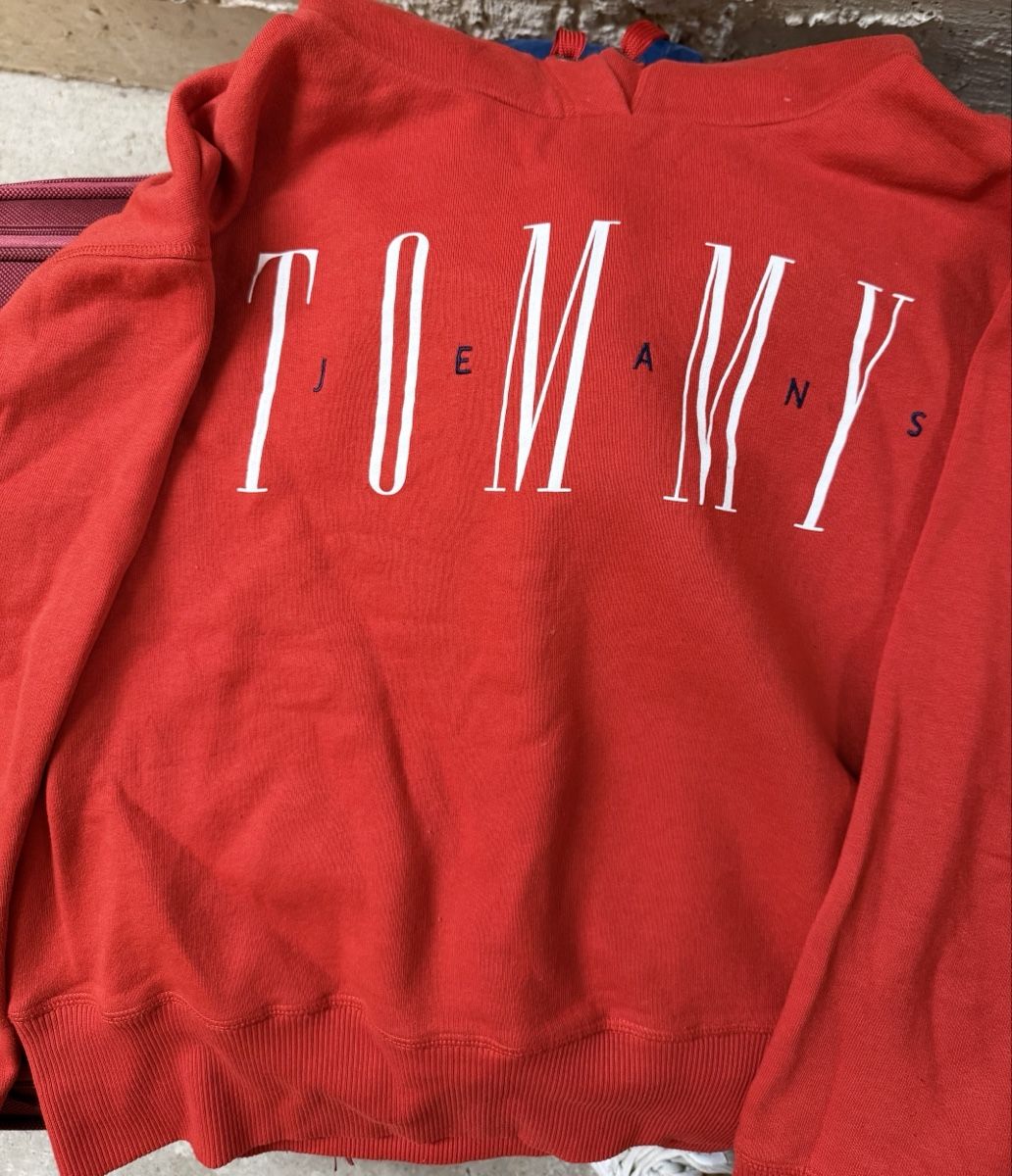 Tommy Hilfiger Pulls & Sweat-shirts: Roter Tommy Jeans Pullover, Grösse S, Top Zustand! – D'occasion à Kloten par ann_6x9q