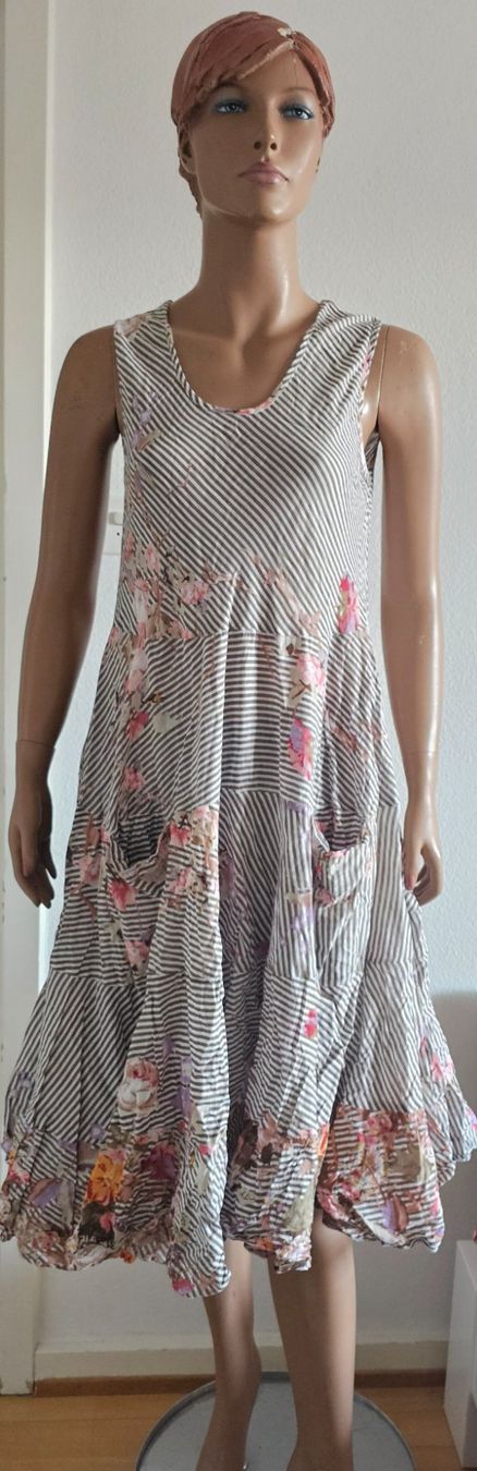 Vestiti: Sommerliches Kleid mit Blumenmuster, Grösse M – Usato da Basel venduto da Allerlei-Basel
