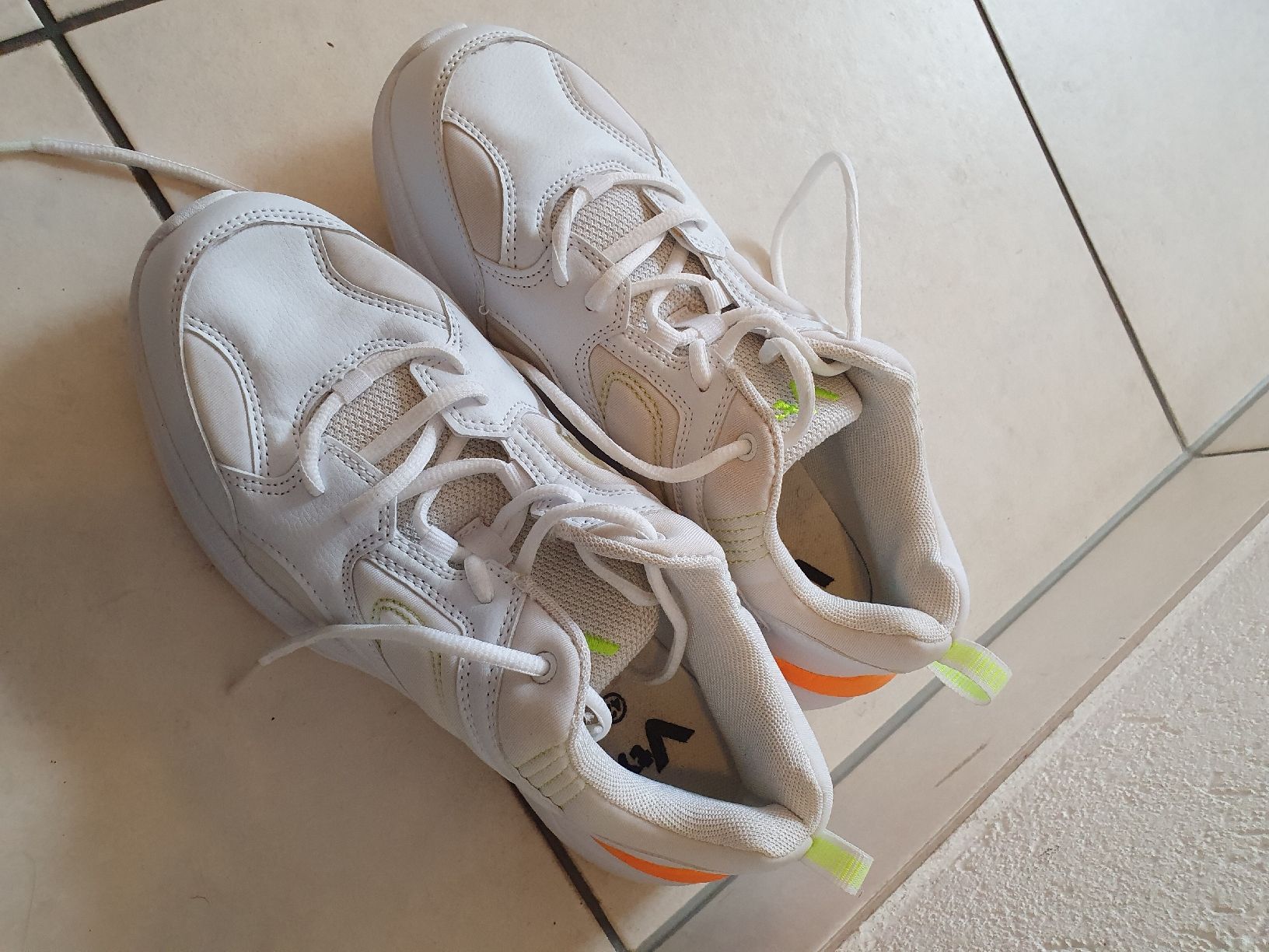 Scarpe da uomo: Sneakers, VTY, 42 – Usato da Burgdorf venduto da Hodel1 1