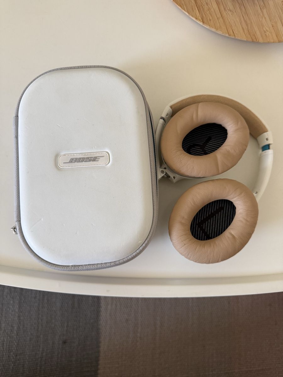 Bose Cuffie: Bose quiet comfort headphones – Usato da Genève venduto da hai_2rp8