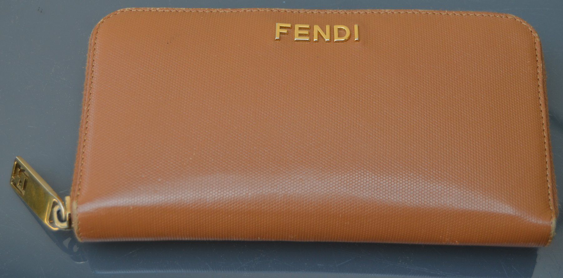 Fendi Portamonete: Fendi Geldbörse / Portefeuille – Usato da Collonges venduto da arashee