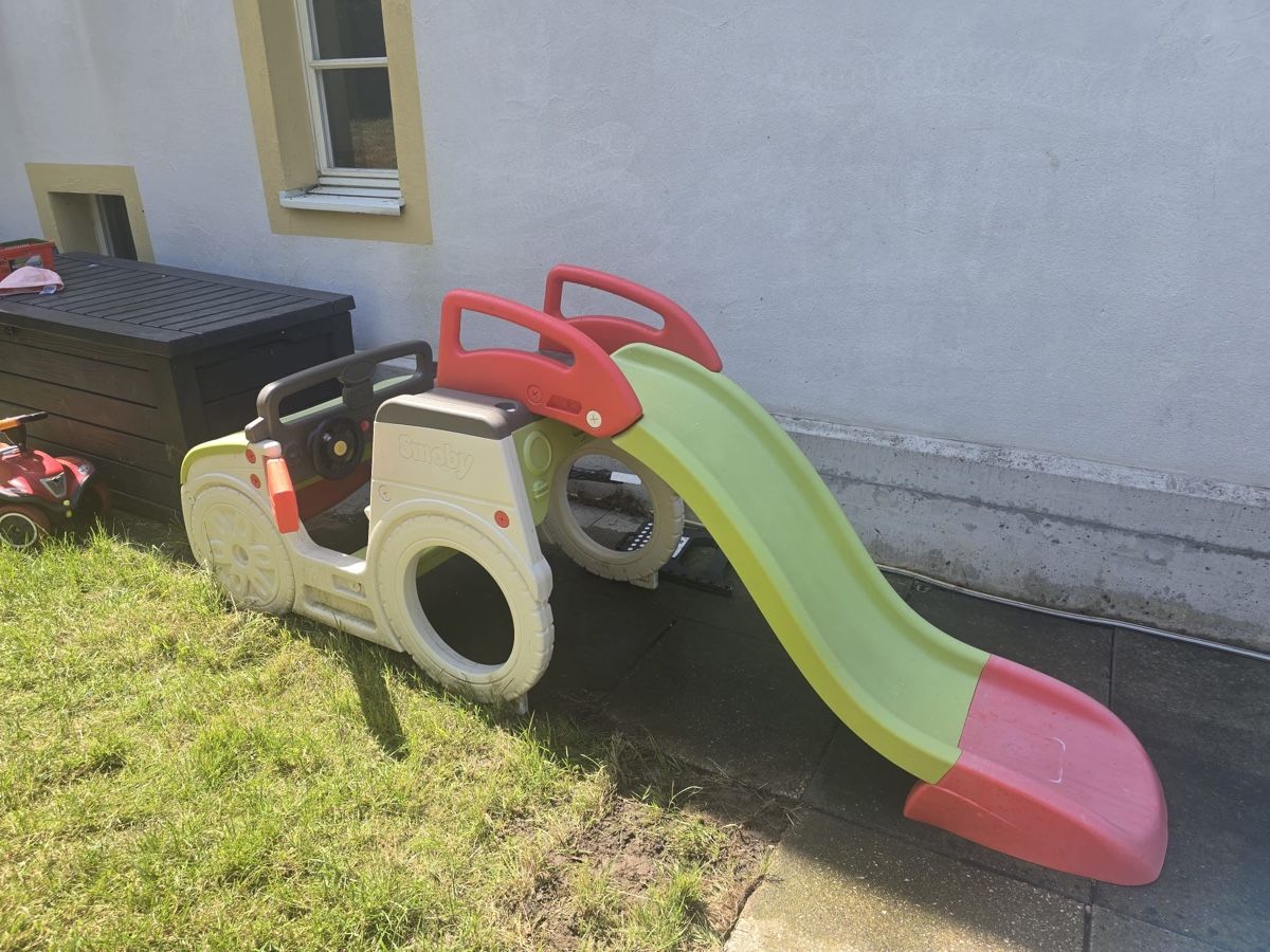Smoby Toboggan: Smoby Auto mit Rutsche – D'occasion à Uitikon Waldegg par Takeaway1 1