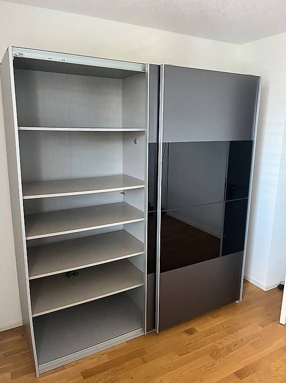 Armadi: Schrank, Schiebetüren – Usato da Niederwangen BE venduto da CHe_BE 1