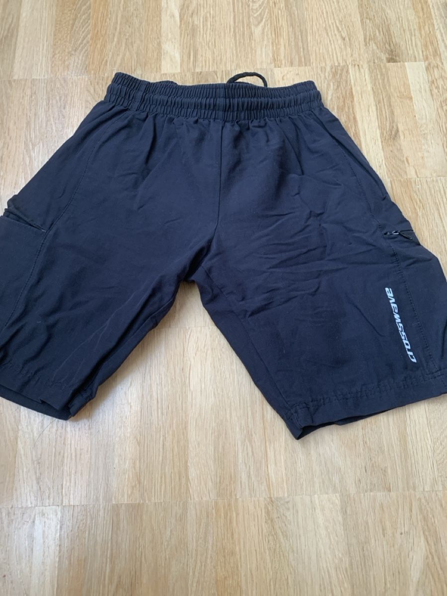 Crosswave Hosen: Coole Crosswave Cargo Shorts, Gr.128 – Gebraucht aus Sissach von Hippo200 1