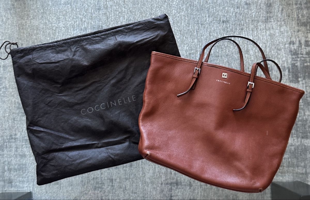Coccinelle Taschen für Damen: Coccinelle Leder-Shopper Cognac – Gebraucht aus Zürich von acquadel