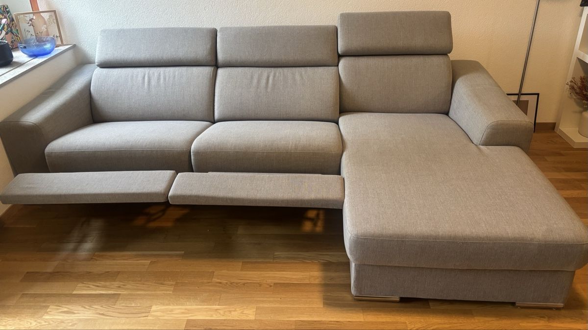 Sofas: Full Reclining Corner Sofa - Grey - Excellent Condition – Neuf (Voir description) à Bern par cia_6q9y 1