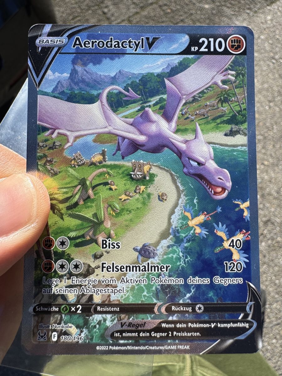 Pokémon Carte collezionabili: Aerodactyl V LOR180 DE - Lost Origin Verlorener Ursprung – Usato da Wil SG venduto da Prof.Eich