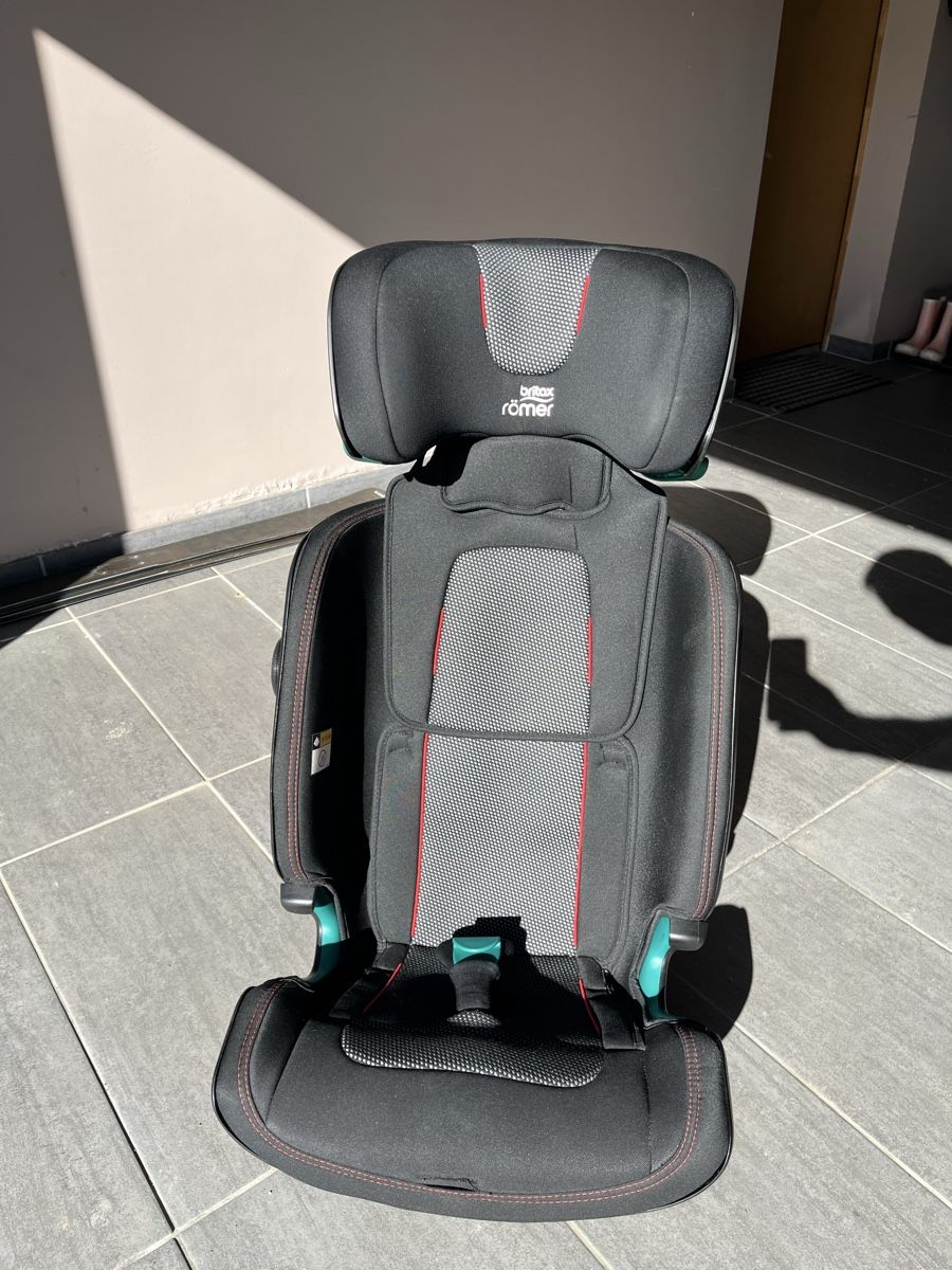 Britax Römer Seggiolini per auto: Siège enfant britax römer Advansafix i-Size – Usato da Yverdon-les-Bains venduto da Fdurussel 3