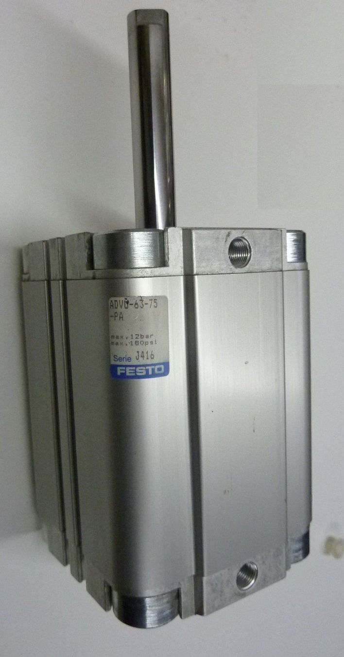 Festo Altri prodotti elettronici: Festo Druckluftzylinder – Nuovo (secondo la descrizione) da Lohn-Ammannsegg venduto da xymark 2