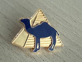 Pin Camel