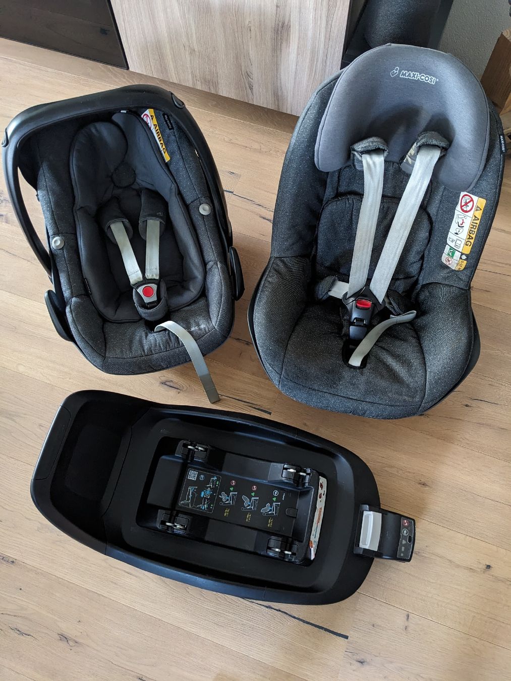 Maxi-Cosi Seggiolini per auto: Maxi-Cosi 2wayFamily Set – Usato da Freienbach venduto da Omsi