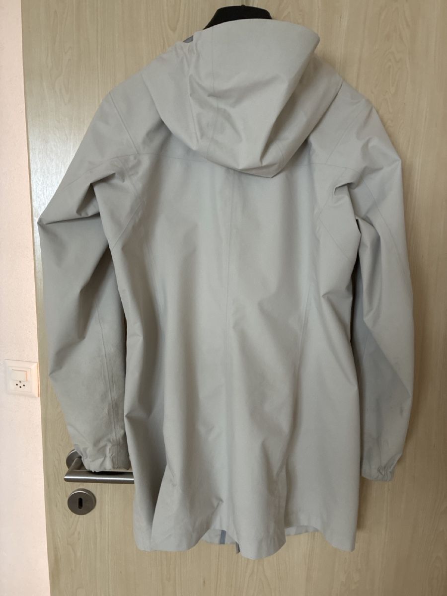 Arcteryx Cappotti: Arcteryx Regenmantel – Usato da Cheyres venduto da zwischendurch 1
