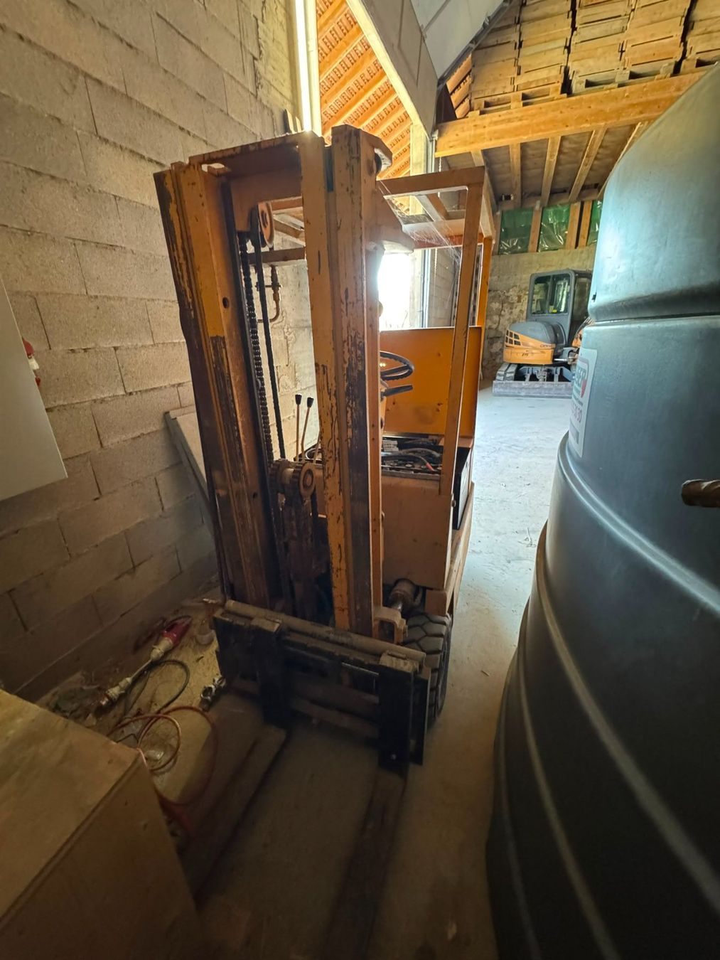 Carrelli elevatori e a forche: Élévateur électrique 1500kg – Usato da Orzens venduto da FredMon01 1