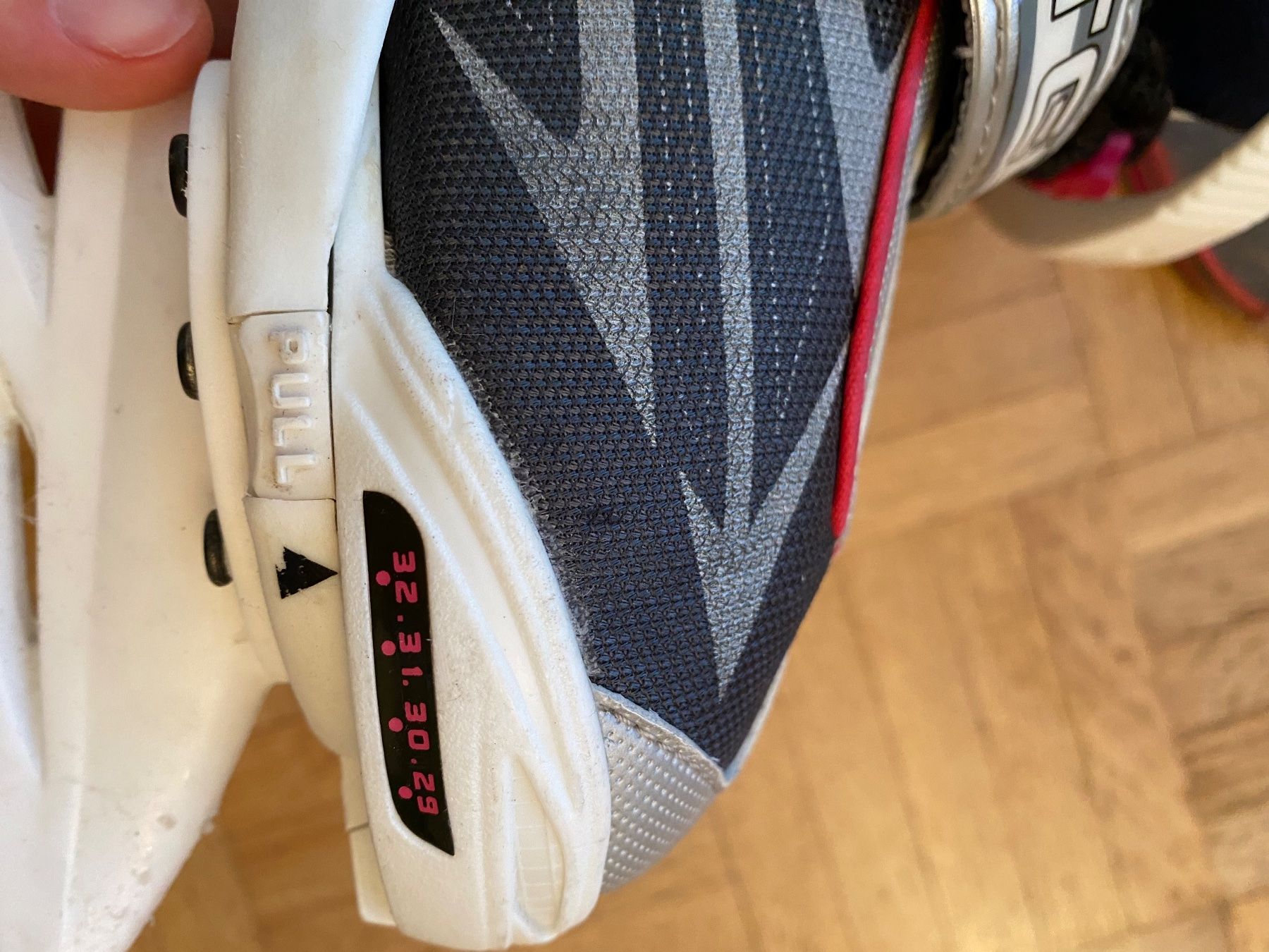 Pattini da ghiaccio: Schlittschuhe Verstellbare , Gr. 29-32 – Usato da La Tour-de-Peilz venduto da leu_hnf6 2
