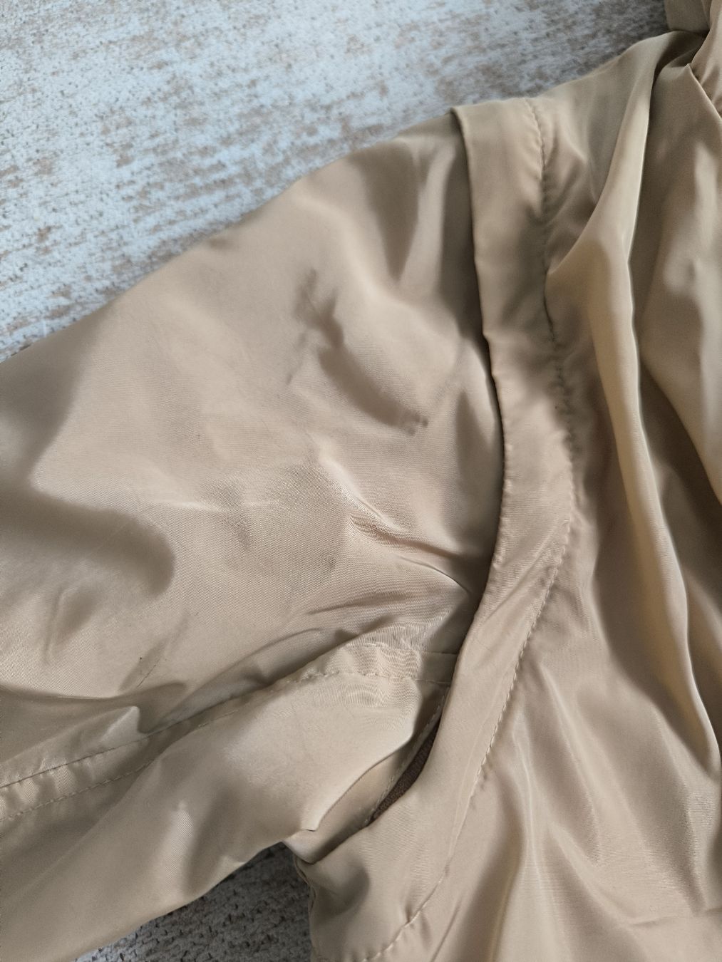 Esprit Giacche: Esprit Jacke, Grösse152, beige/rot, Herbst  – Usato da Rüthi (Rheintal) venduto da Boschacat 2