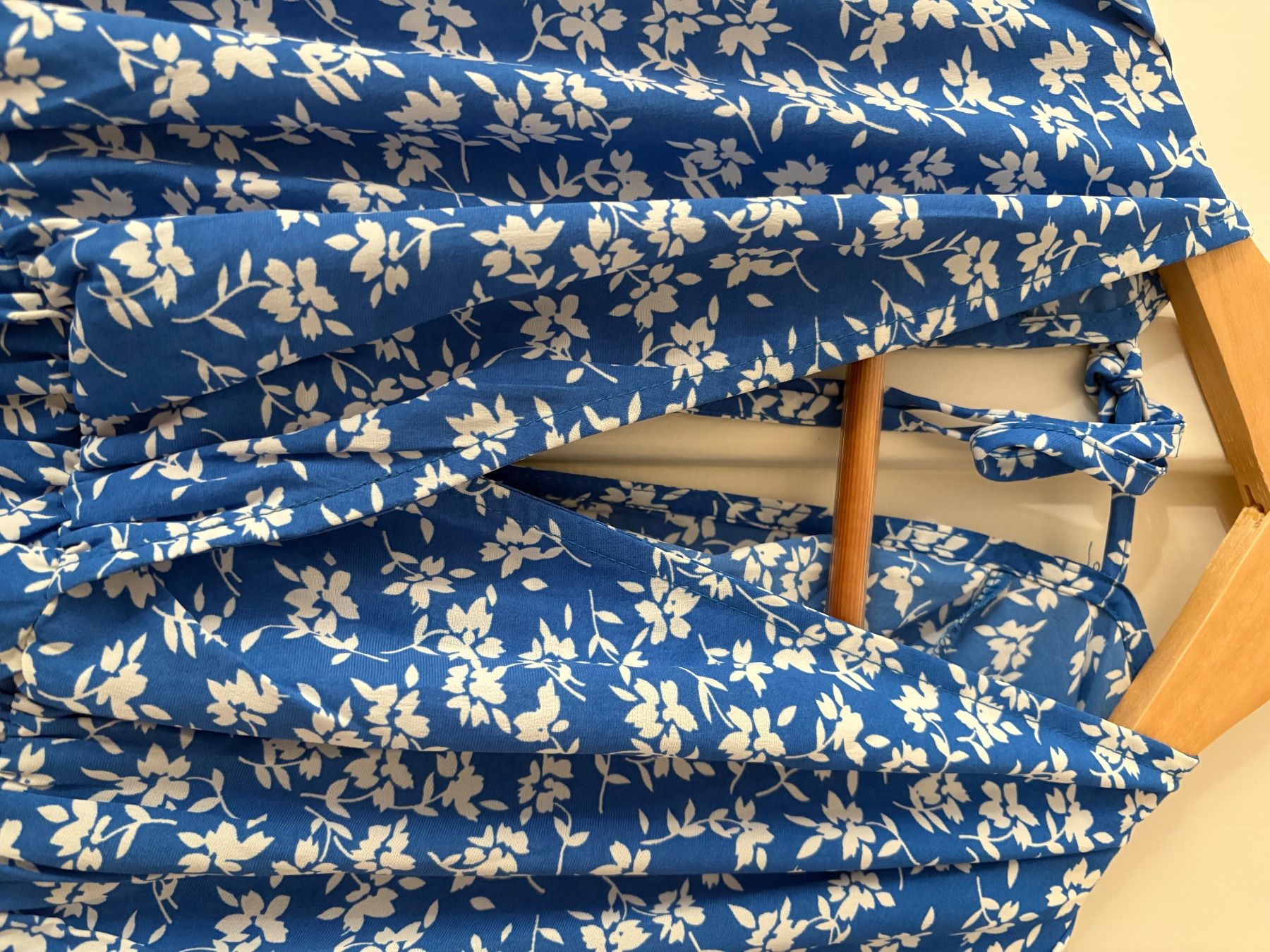 Kleider: Blaues Blumenkleid – Gebraucht aus Basel von ter_9pt7 1