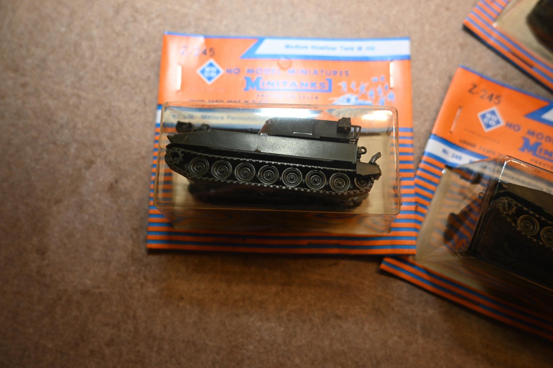 Modellini di ferrovie: 5x Minitanks HO Modellbau Panzer in OVP – Usato da Laupen ZH venduto da Zmoewe 1