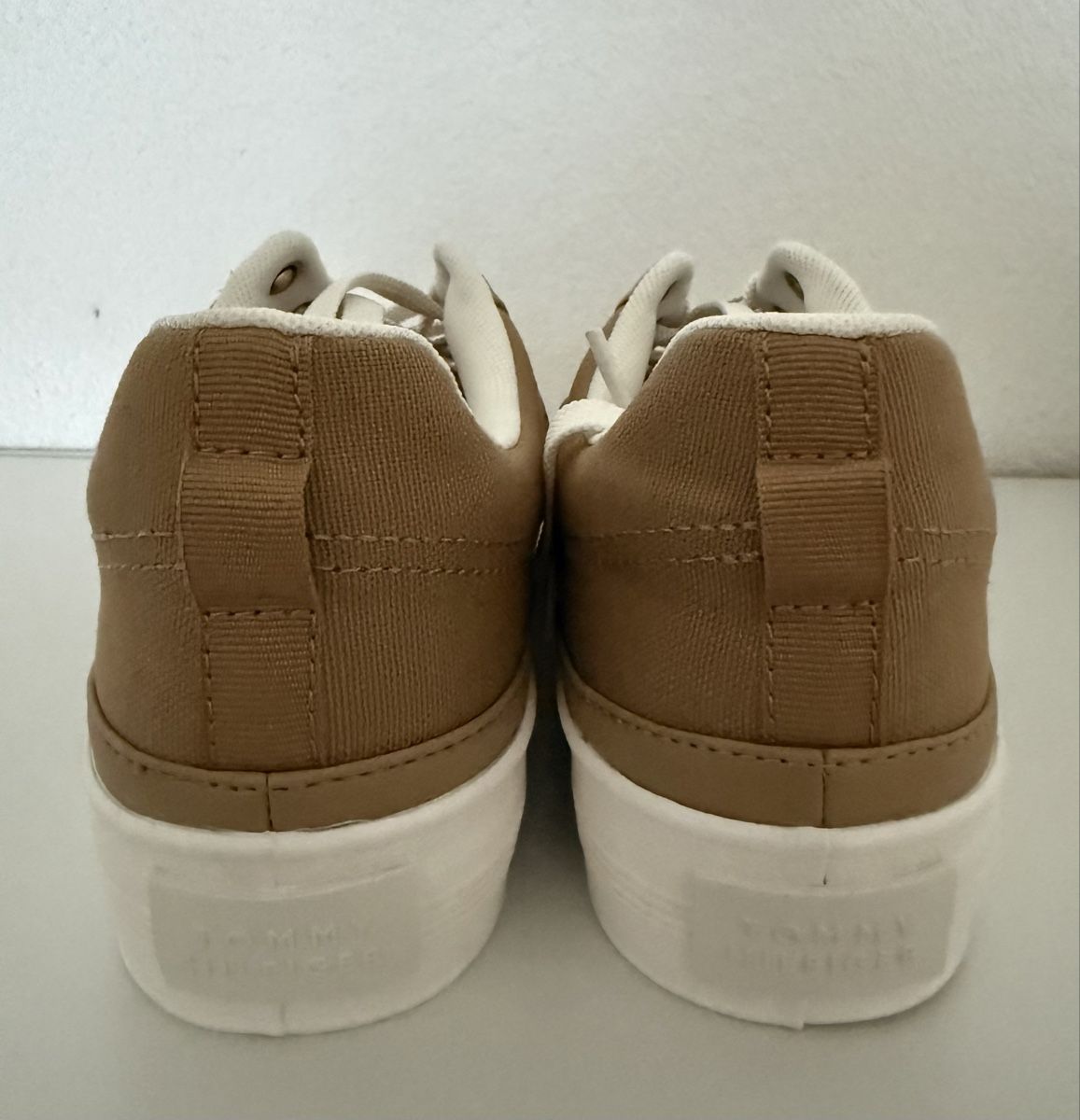 Tommy Hilfiger Scarpe da donna: Baskets Tommy Hilfiger marron – Nuovo e nell'imballaggio originale da Sion venduto da bij_ghy2 2