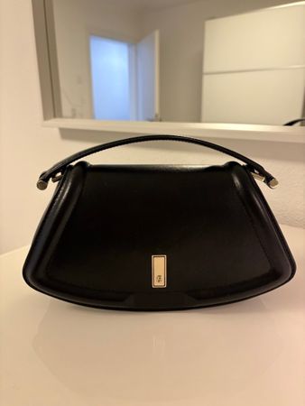Hugo Boss Ariell