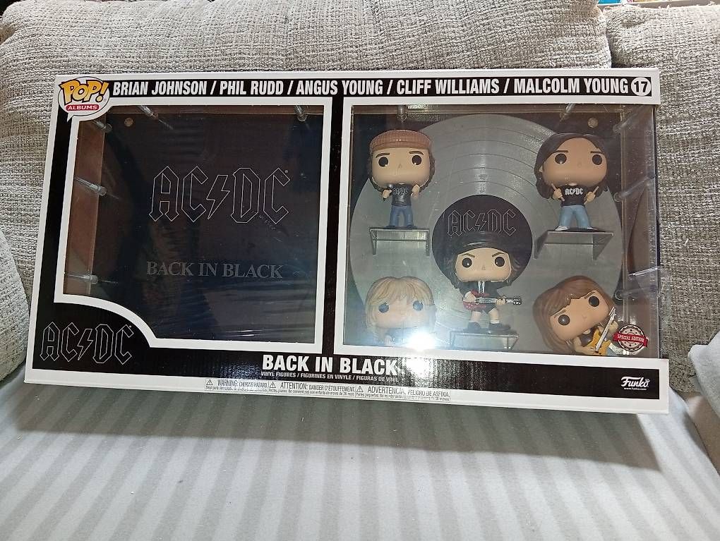 Statuette: Funko pop Back in Black ACDC – Usato da Vezio venduto da 41181