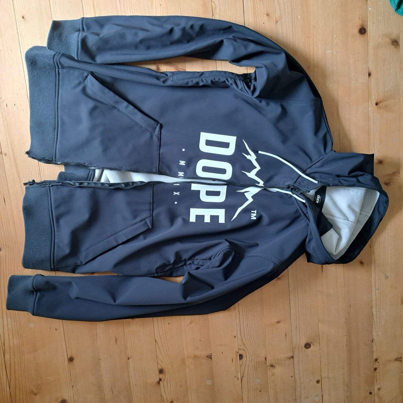 Dope Giacche: Dopesnow yeti snowboard jacke – Usato da Frauenfeld venduto da han_86zb