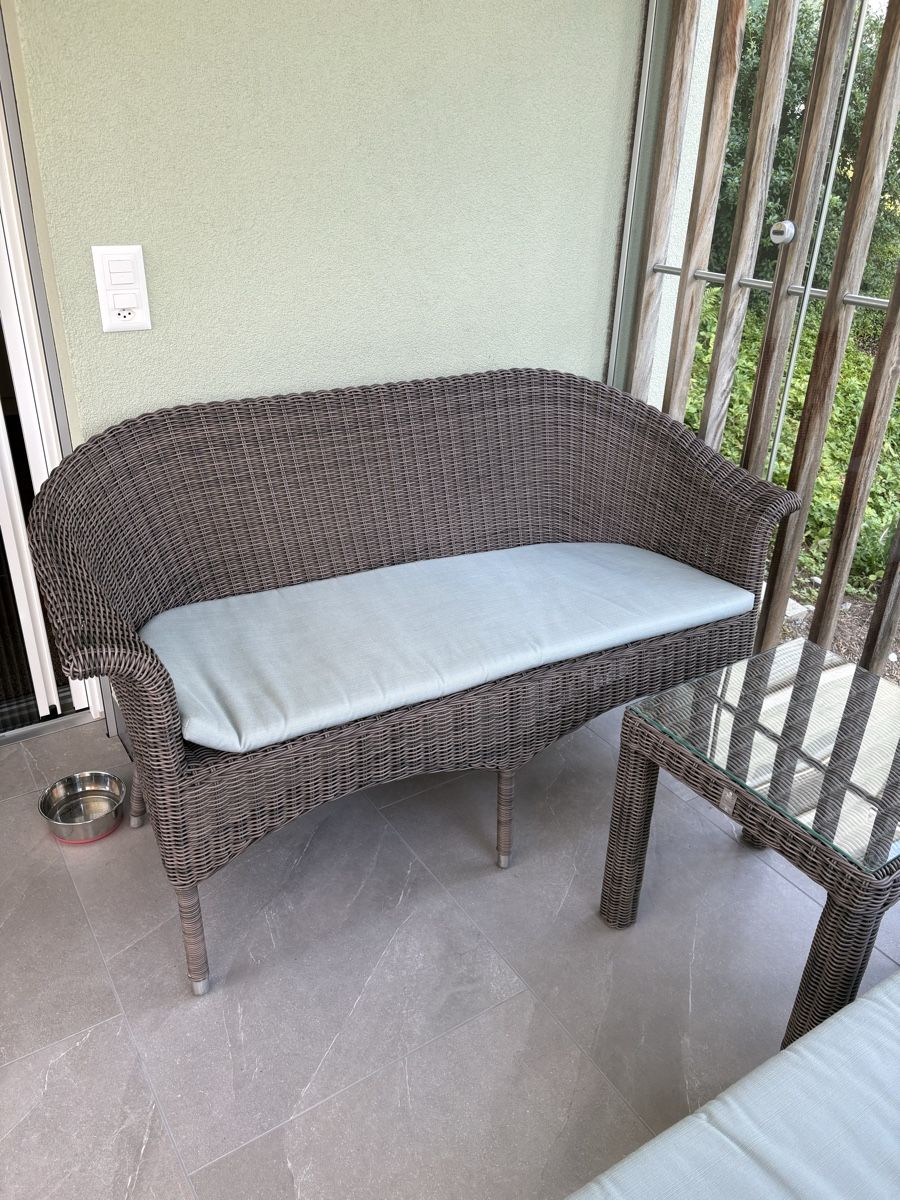 Divani: Balkon-/Gartensofas mit Tisch mit Glasplatte – Usato da Weggis venduto da peter0049 1