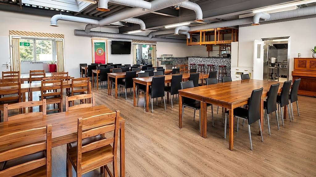 Altro per Ufficio & Commercio: Lot restaurant complet à débarrasser rapidement – Usato da Biel venduto da ala_w92r