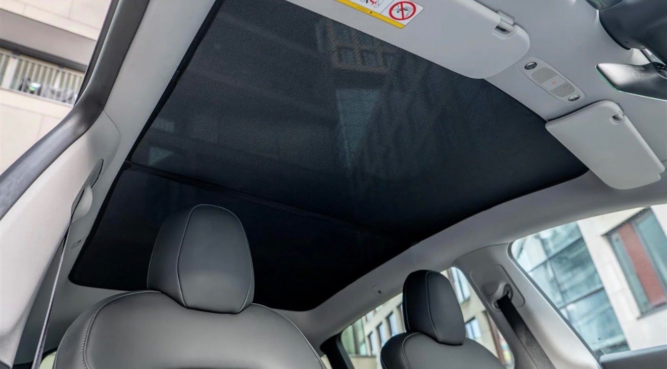 Tesla Accessori per altri veicoli: Tesla Model Y Sonnenschutzblenden Set, Panoramadach – Usato da Kaisten venduto da fabilicious01 1