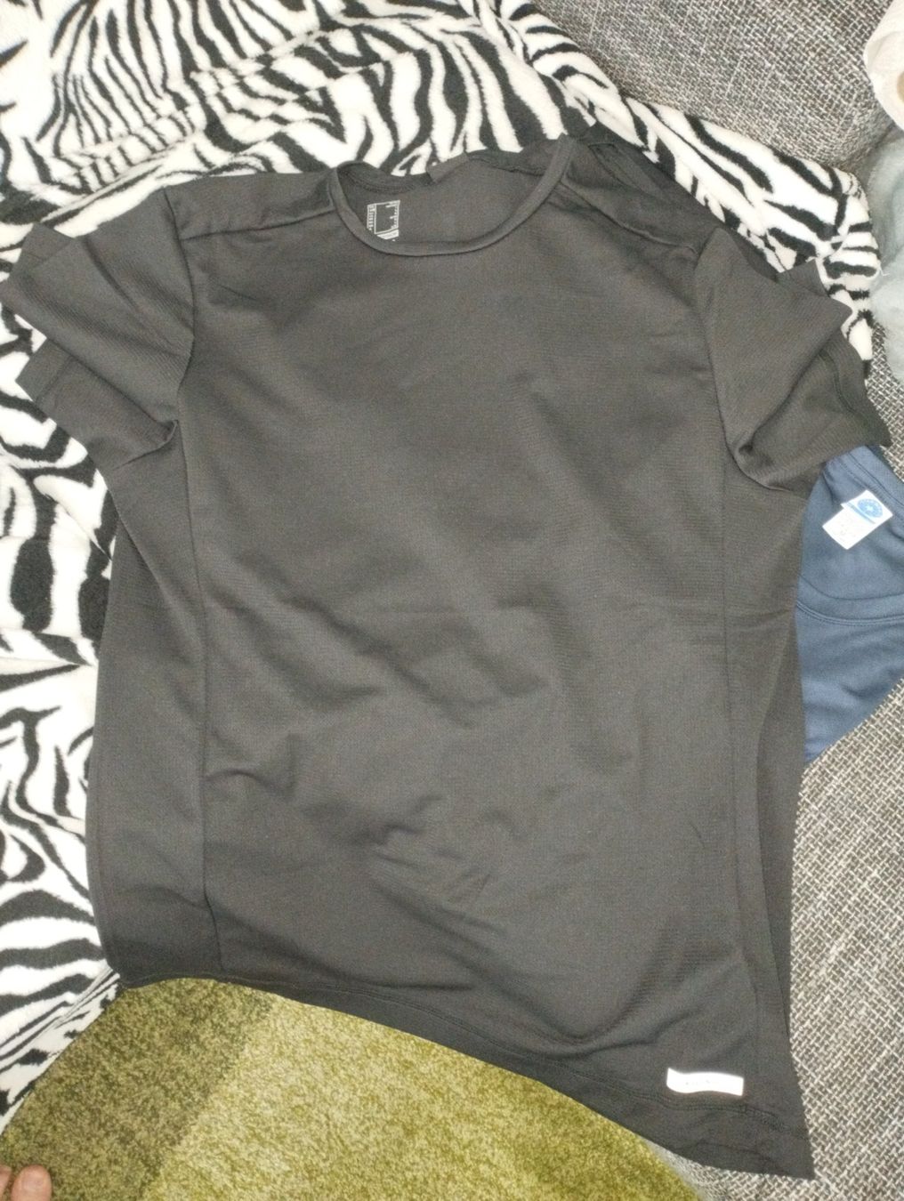 T-shirt: 4x Men tee-shirt - Short Sleeve - Size Medium 3L+1M – Usato da MONTHEY venduto da Tibobo 2
