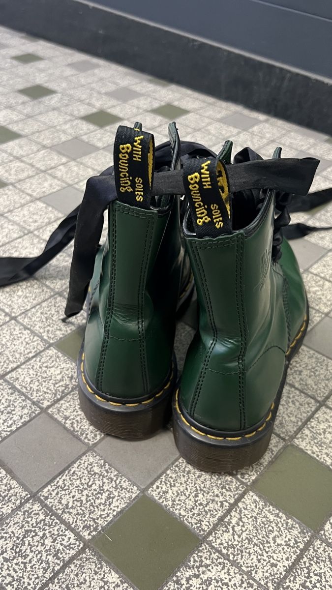 Dr. Martens Scarpe da uomo: Dr. Martens 1460 vertes, taille 38 – Usato da Genève venduto da Leboucheoreilles 5
